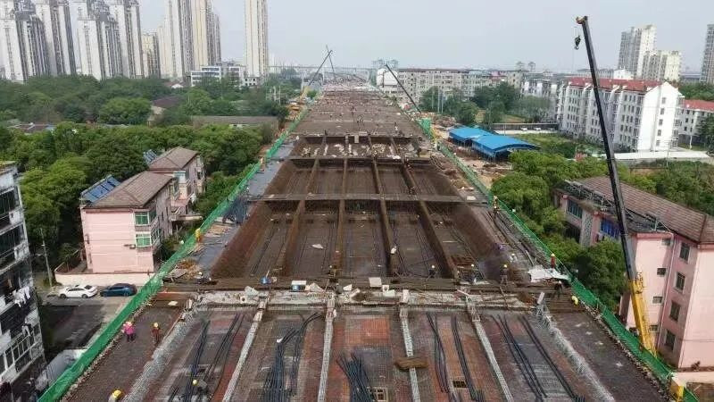 “五一”时代涂建平赴高速公司一线调研督导